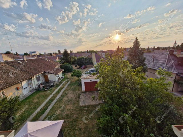 Eladó téglalakás, Nagykanizsán 64.5 M Ft, 6 szobás