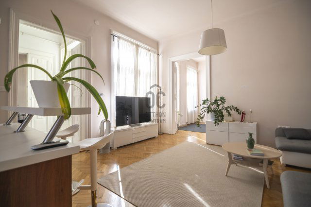 Eladó téglalakás, Budapesten, IX. kerületben, Ferenc körúton