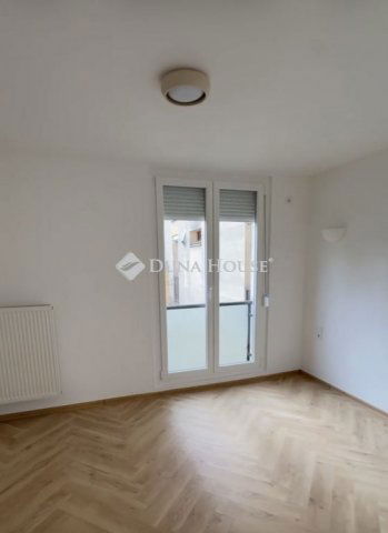 Kiadó panellakás, albérlet, Pécsett, Építők útján, 2 szobás