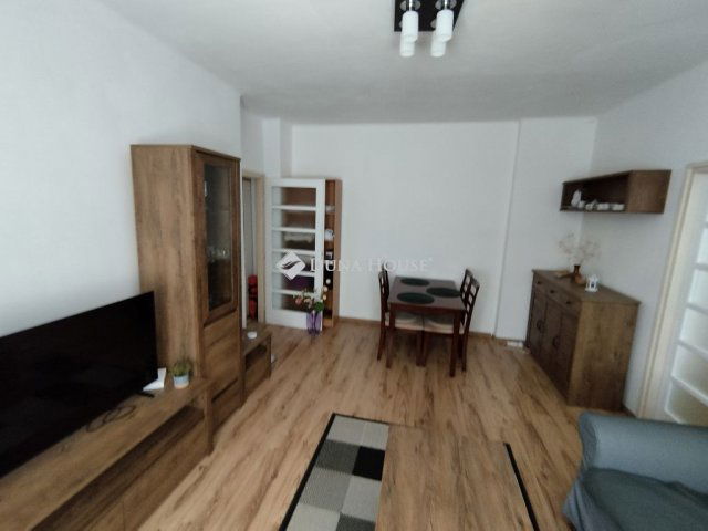 Eladó téglalakás, Tatabányán 31.99 M Ft, 2 szobás