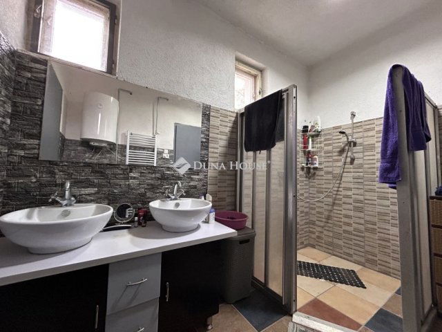 Eladó családi ház, Nagybaracskán 19.99 M Ft, 2 szobás