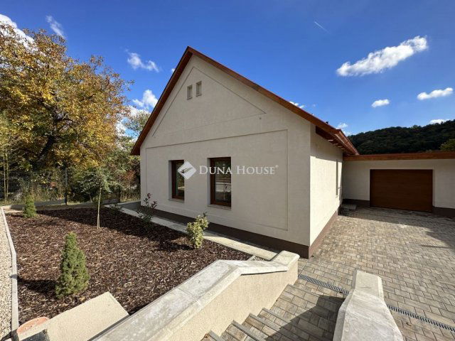 Eladó családi ház, Orfűn 115 M Ft, 4 szobás