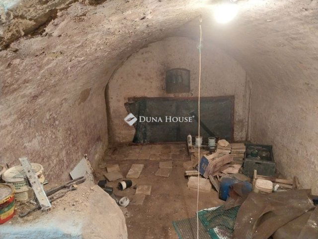 Eladó családi ház, Péterin 55 M Ft, 3 szobás