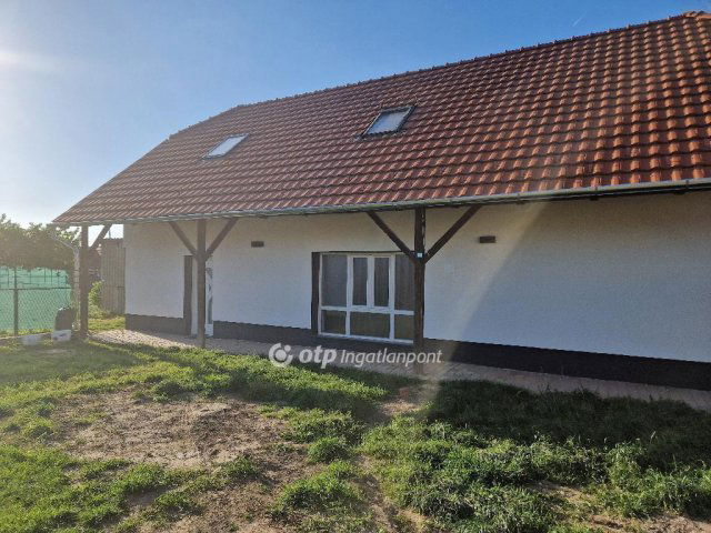 Eladó családi ház, Csornán 44.9 M Ft, 4 szobás