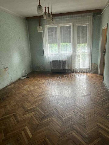 Eladó téglalakás, Pápán 24.9 M Ft, 2 szobás