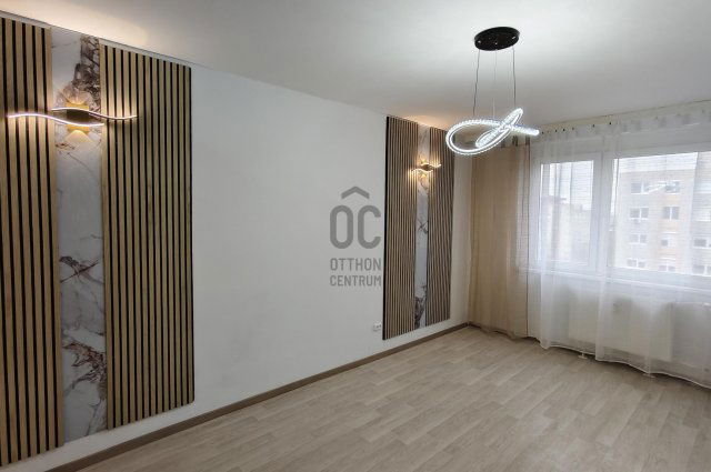 Eladó panellakás, Székesfehérvárott 53 M Ft, 2 szobás