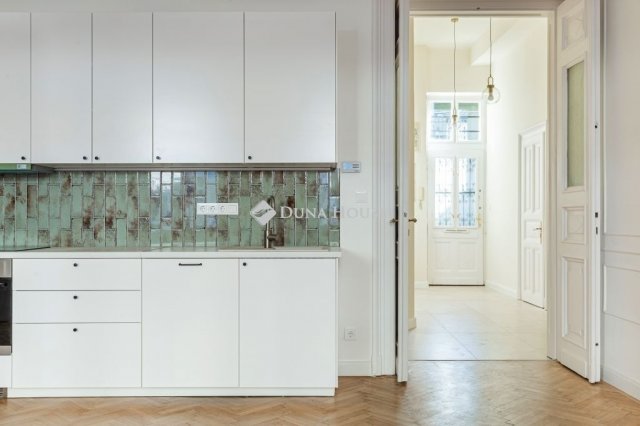 Eladó téglalakás, Budapesten, VIII. kerületben 114.9 M Ft