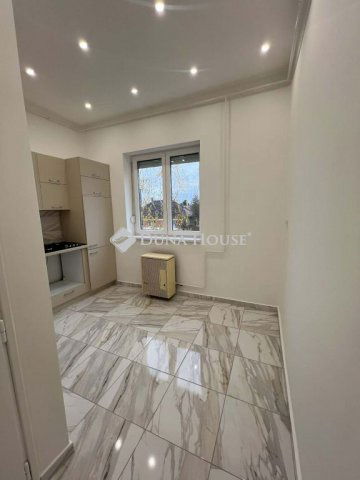 Eladó téglalakás, Jászberényben 39.9 M Ft, 2 szobás