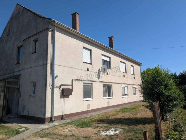 Eladó téglalakás, Keszthelyen 43.9 M Ft, 2+1 szobás
