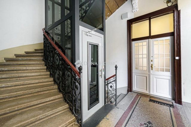 Eladó téglalakás, Budapesten, VI. kerületben 189 M Ft