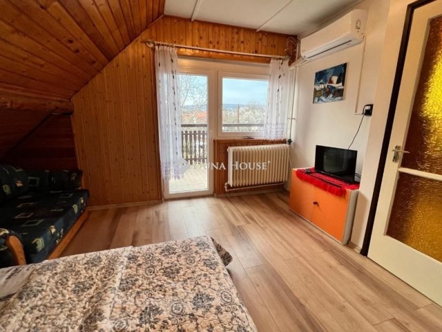 Eladó családi ház, Zánkán 99 M Ft, 8 szobás
