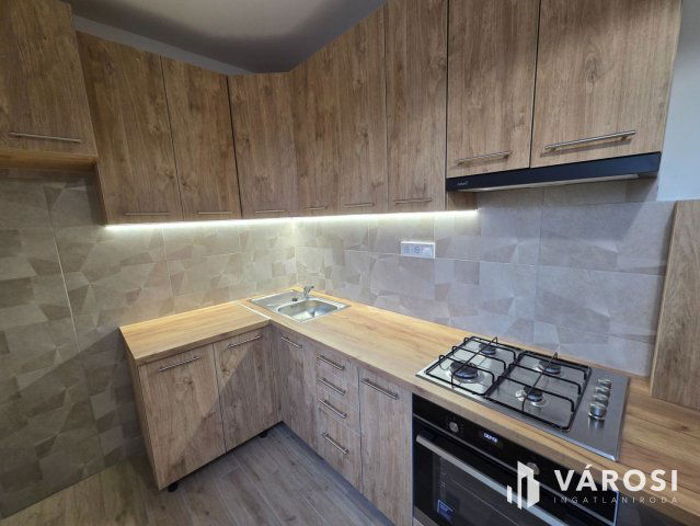 Eladó panellakás, Győrött 55 M Ft, 2 szobás