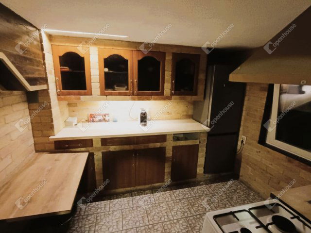 Eladó családi ház, Szegeden 39.9 M Ft, 1 szobás