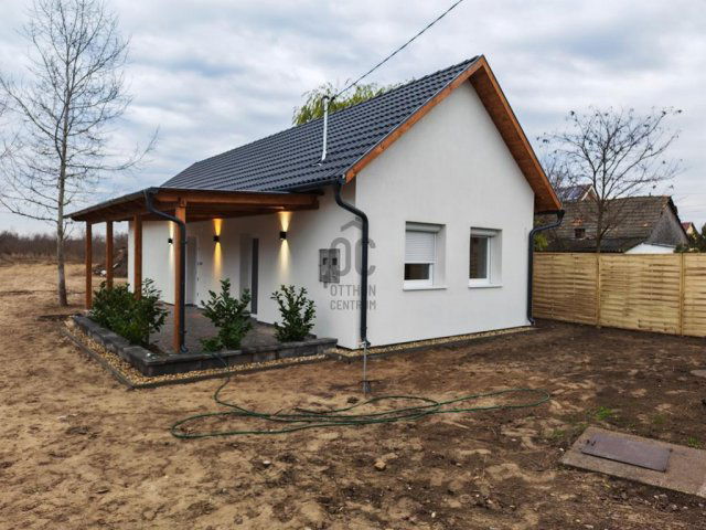 Eladó családi ház, Újszilváson 39.5 M Ft, 3 szobás