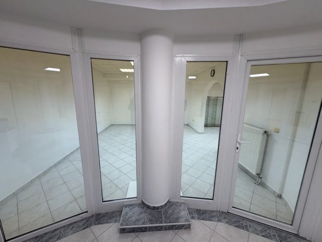 Kiadó üzlethelyiség, Kaposváron, Zárda utcában 48 E Ft / hó