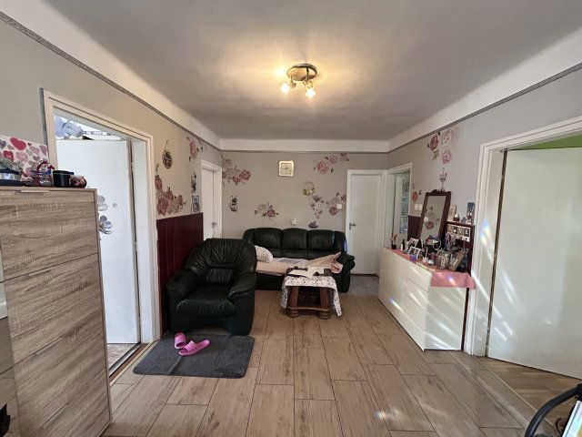 Eladó családi ház, Kadarkúton 26.7 M Ft, 3 szobás