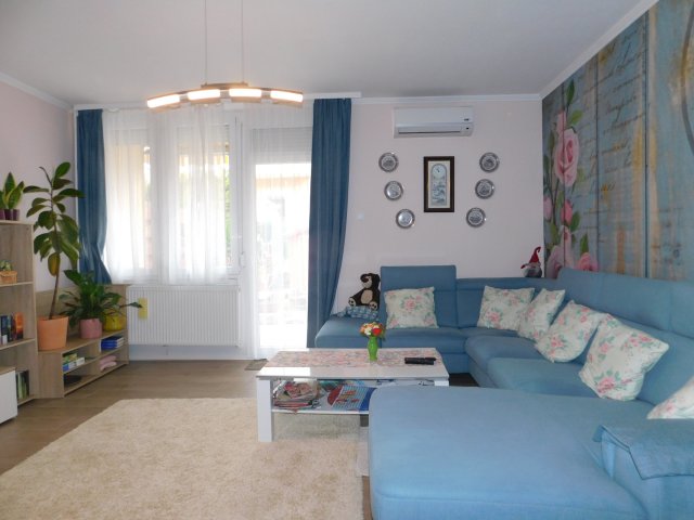 Eladó sorház, Hévízen 95 M Ft, 5 szobás / költözzbe.hu