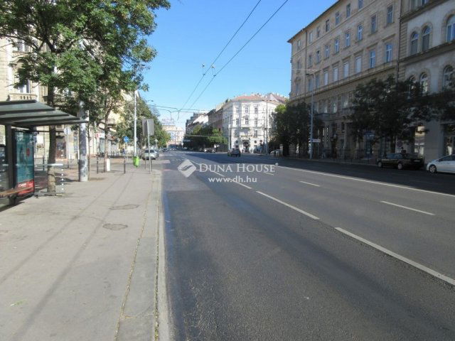 Eladó üzlethelyiség, Budapesten, V. kerületben 367.08 M Ft