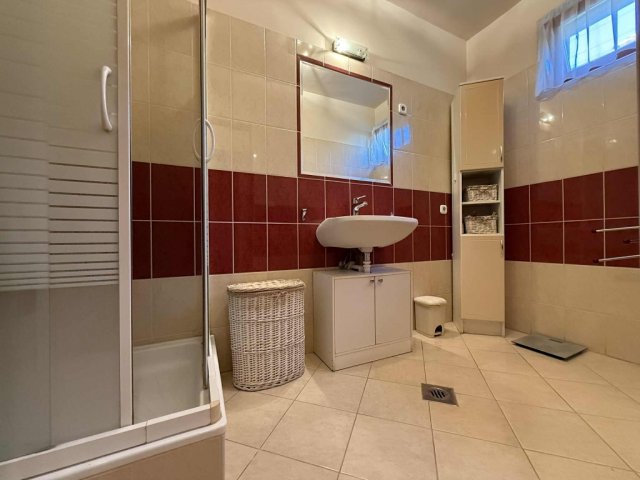 Eladó ikerház, Kecskeméten 79.99 M Ft, 4 szobás