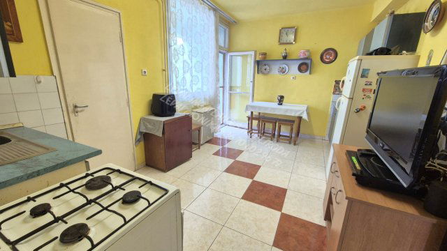 Eladó téglalakás, Békésen 23.9 M Ft, 3 szobás