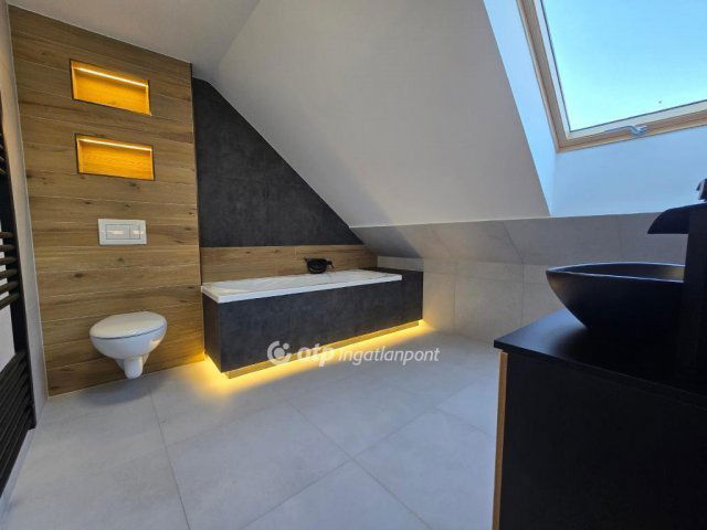 Eladó családi ház, Bébén 78 M Ft, 1+3 szobás