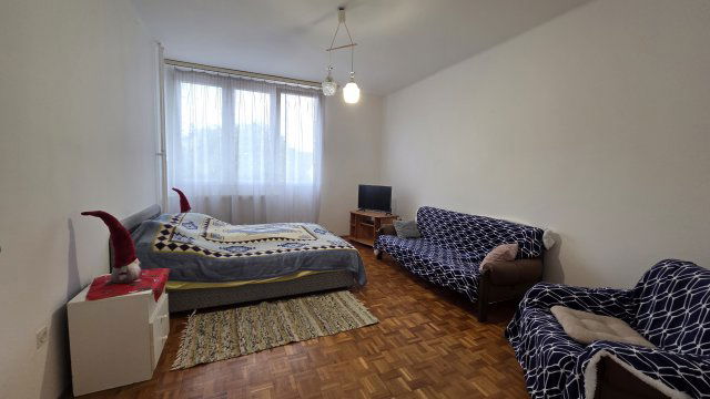 Eladó panellakás, Tatabányán 39.9 M Ft, 2+1 szobás