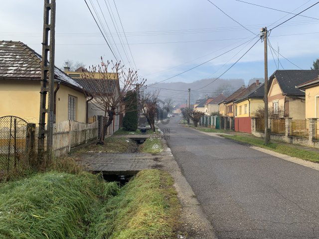 Eladó családi ház, Ózdon 10.5 M Ft, 3 szobás