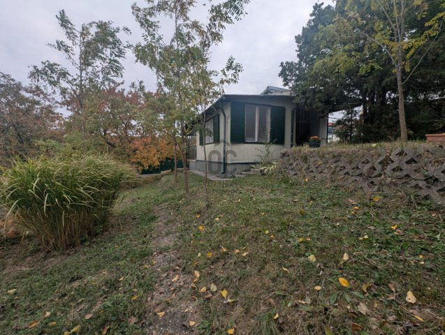 Eladó nyaraló, Balatonkenesén 42 M Ft, 3 szobás