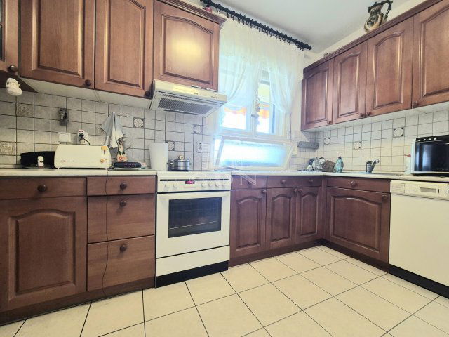 Eladó családi ház, Budapesten, IV. kerületben 128.9 M Ft