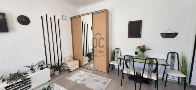 Eladó családi ház, Vecsésen 87.7 M Ft, 3 szobás