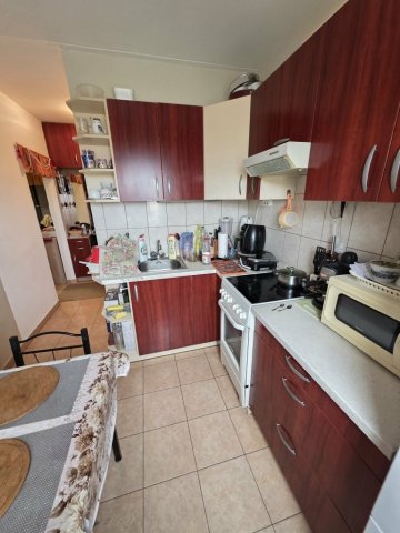 Eladó panellakás, Pécsett 49.85 M Ft, 3 szobás