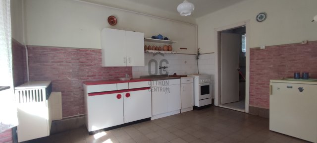 Eladó családi ház, Tiszafüreden 19.5 M Ft, 2 szobás