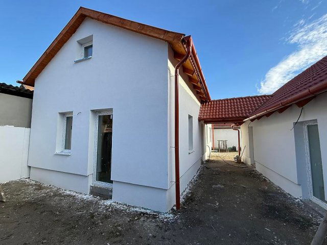 Eladó családi ház, Budakalászon 124.9 M Ft, 4 szobás