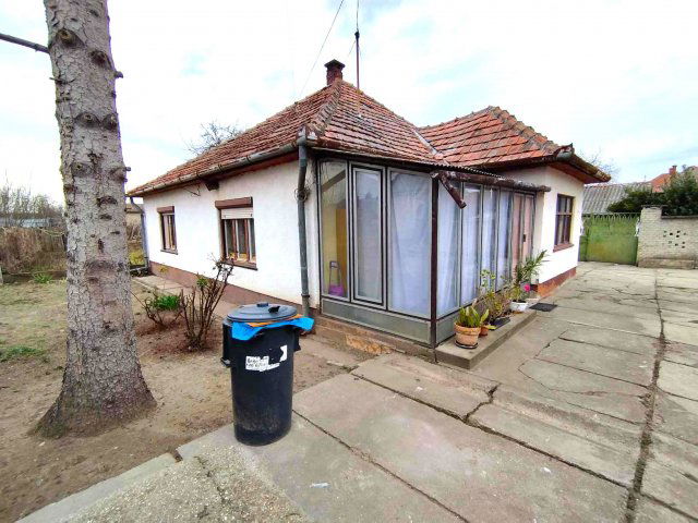 Eladó családi ház, Jánoshalmán 7.2 M Ft, 3 szobás