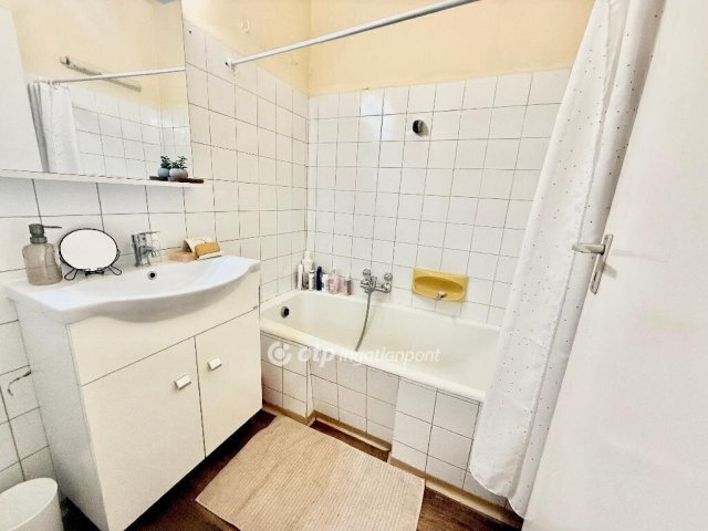 Eladó téglalakás, Budapesten, I. kerületben 74.9 M Ft