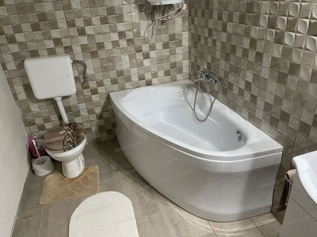 Eladó családi ház, Újszászon 22 M Ft, 2 szobás