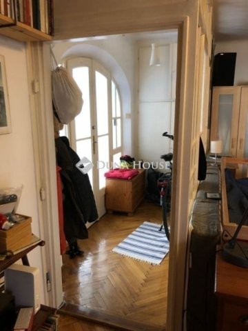 Eladó téglalakás, Budapesten, VIII. kerületben 64.9 M Ft