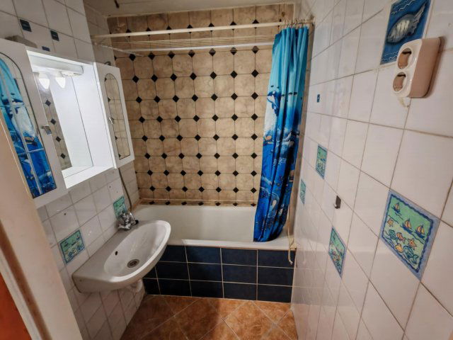 Eladó panellakás, Tatabányán 33.5 M Ft, 1 szobás