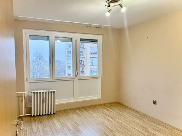 Eladó panellakás, Pécsett 44.9 M Ft, 2+1 szobás