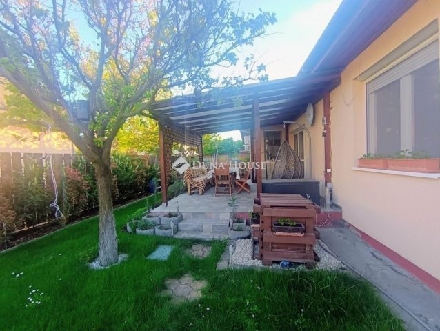 Eladó ikerház, Dunaharasztin 139.9 M Ft, 4 szobás