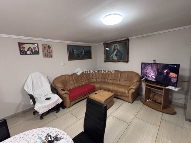 Eladó családi ház, Bakson 28 M Ft, 4 szobás