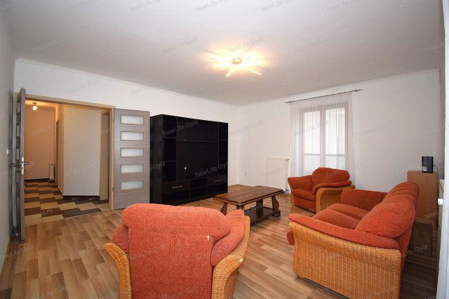 Eladó téglalakás, Győrött 79.5 M Ft, 3 szobás