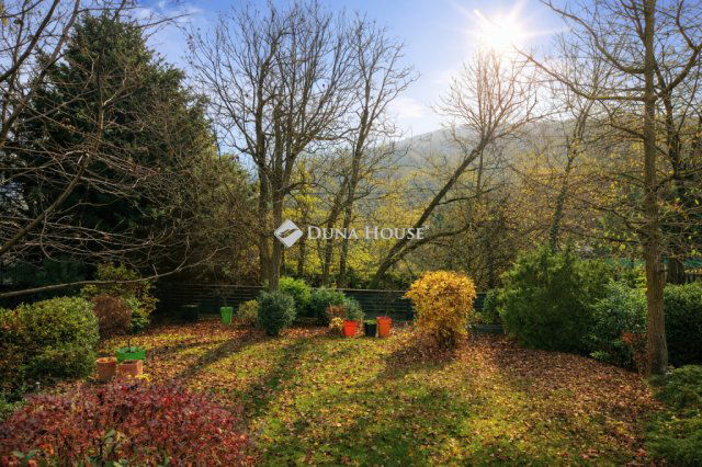 Eladó családi ház, Solymáron, Kápolna utcában 305 M Ft