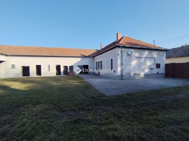 Eladó családi ház, Mórahalmon 55 M Ft, 3 szobás