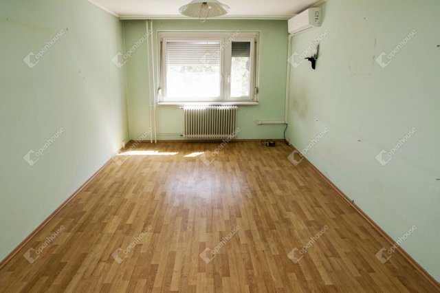 Eladó panellakás, Székesfehérvárott 36.99 M Ft, 1 szobás
