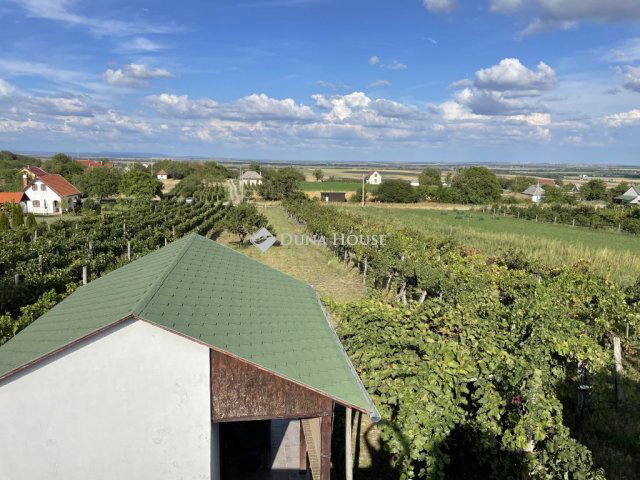 Eladó nyaraló, Pázmándon 11.9 M Ft, 1 szobás