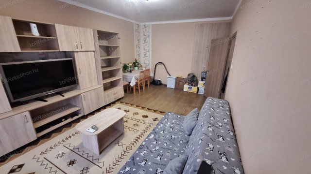 Eladó téglalakás, Jászberényben 31.99 M Ft, 1+1 szobás