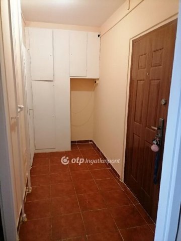Eladó panellakás, Miskolcon 25 M Ft, 1+1 szobás