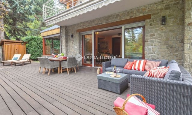 Eladó családi ház, Tihanyban 375 M Ft, 6 szobás