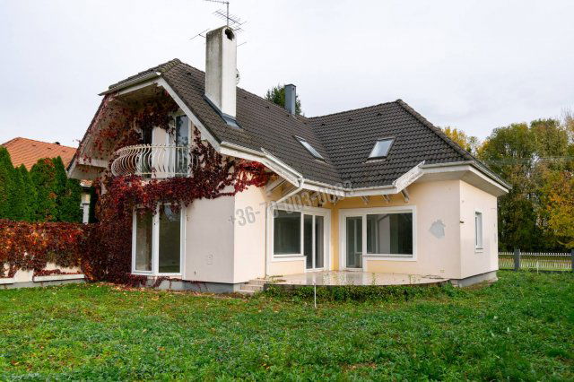 Eladó családi ház, Mosonmagyaróváron 99 M Ft, 5 szobás